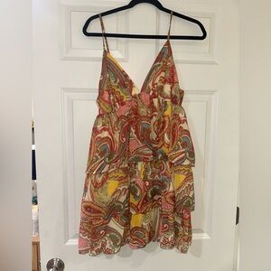 fun patterned ruffle dress
Size large